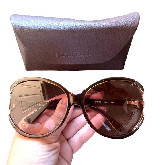 SALVATORE FERRAGAMO Oversized Oval Sunglasses w Case‎ main image 2